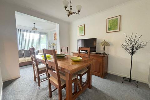 32 Gresham Drive, Romford, RM6 4TS