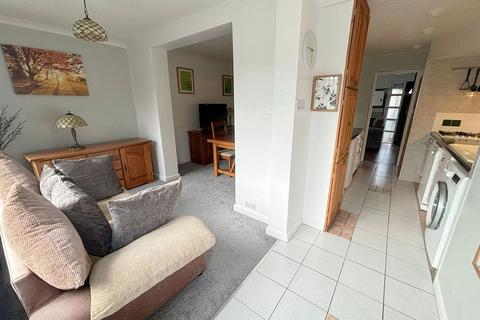 32 Gresham Drive, Romford, RM6 4TS