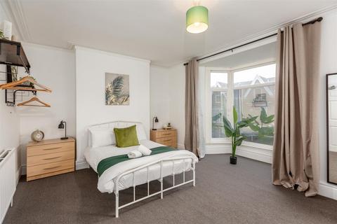 6 bed house for rent in St Albans Road, Brynmill, Swansea