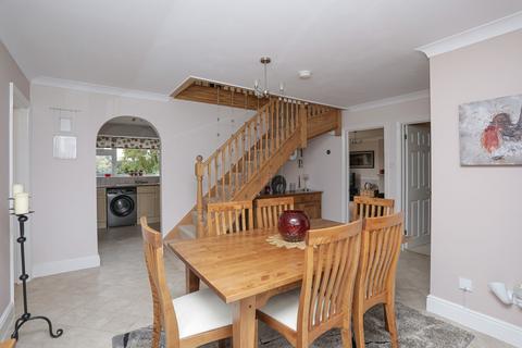 5 bedroom chalet for sale, Berkeley Close, Dunkirk, ME13