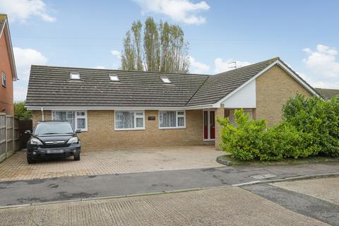 5 bedroom bungalow for sale, Berkeley Close, Faversham, ME13
