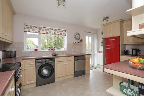 5 bedroom bungalow for sale, Berkeley Close, Faversham, ME13