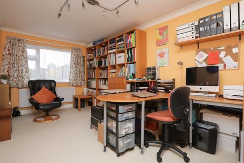 5 bedroom bungalow for sale, Berkeley Close, Faversham, ME13