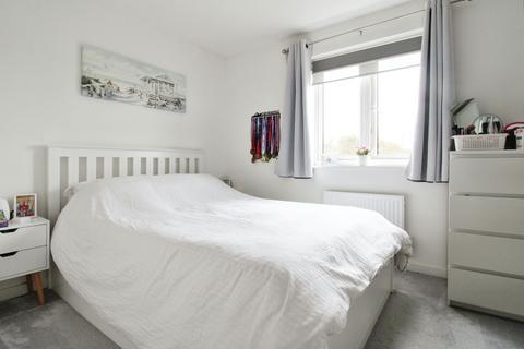 37 Ward Close, Purton, Swindon, SN5 4GY