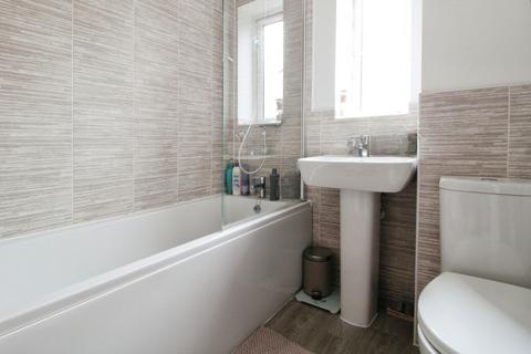 37 Ward Close, Purton, Swindon, SN5 4GY