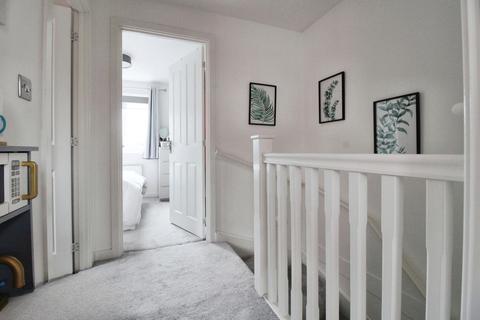 37 Ward Close, Purton, Swindon, SN5 4GY