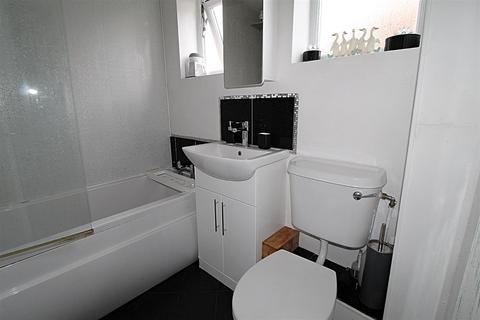18 Vesey Close, Water Orton, Birmingham, B46 1RB