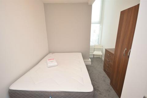 2 bedroom apartment to rent, Claremont Terrace, Sunderland, SR2