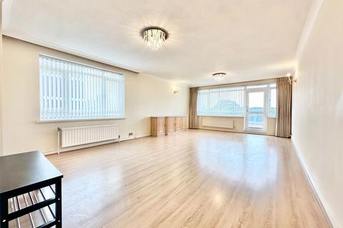 2 bedroom flat to rent, Regents Park Road, London N3