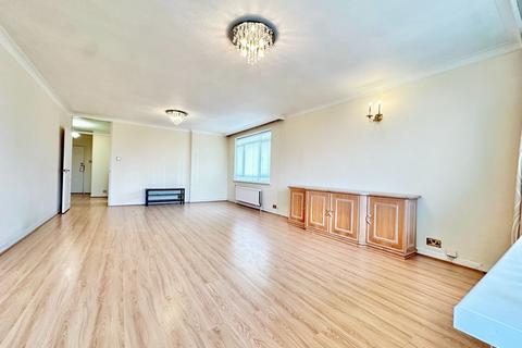 2 bedroom flat to rent, Regents Park Road, London N3