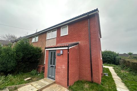 3 bedroom end of terrace house to rent, Lanark Close, Lancashire OL10