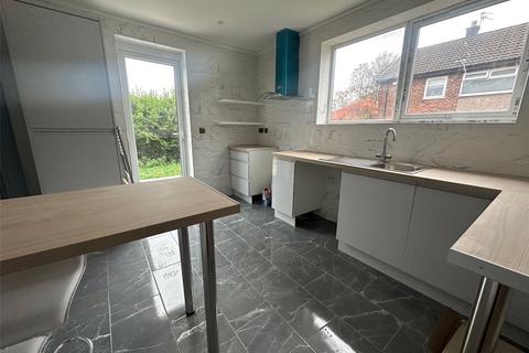 3 bedroom end of terrace house to rent, Lanark Close, Lancashire OL10