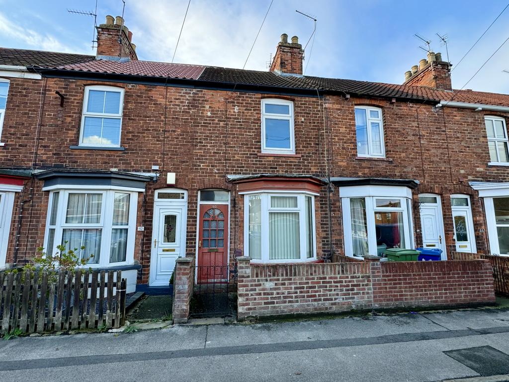 2 Bedroom House   mid terrace for Sale