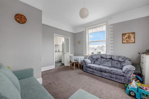 1 bedroom flat for sale, Whitton Road, Hounslow TW3