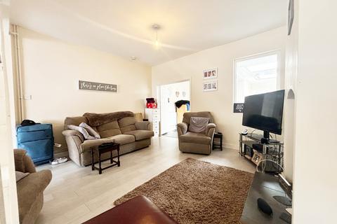 148 Central Road, Hugglescote, Coalville, LE67 2FF