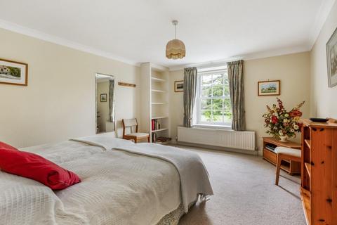 3 bedroom flat for sale, The Close, Salisbury