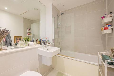 1 bedroom flat for sale, Magellan Boulevard, Docklands, London, E16