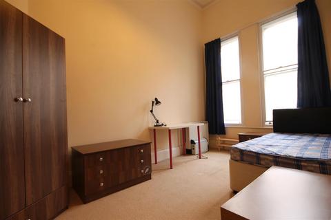 2 bedroom apartment to rent, Victoria Chambers, City Centre