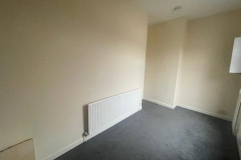 2 bedroom terraced house to rent, Garnett Street, Lancashire BB3