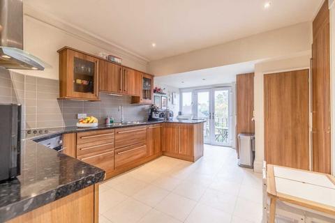 2 bedroom apartment for sale, The Green, Datchet SL3