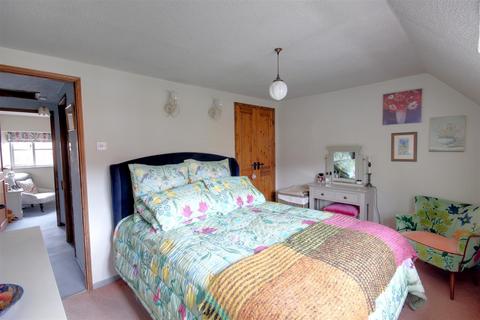 2 bedroom end of terrace house for sale, Russett Way, Newent