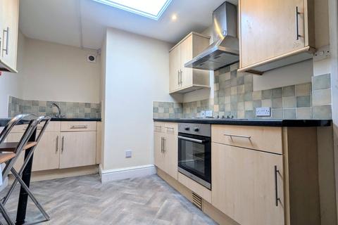 4 bedroom apartment to rent, Gloucester Road, Bristol BS7