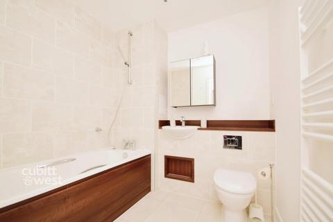 2 bedroom apartment to rent, Claret Court Connersville Way CR0