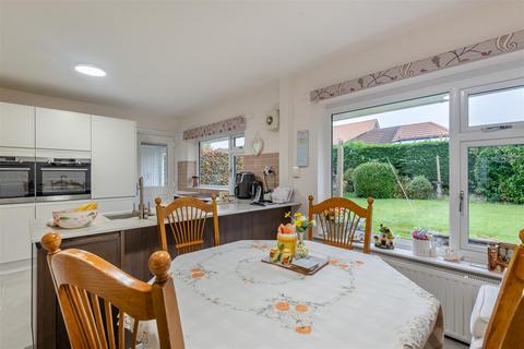 2 bedroom detached bungalow for sale, Woodside Avenue, Mansfield