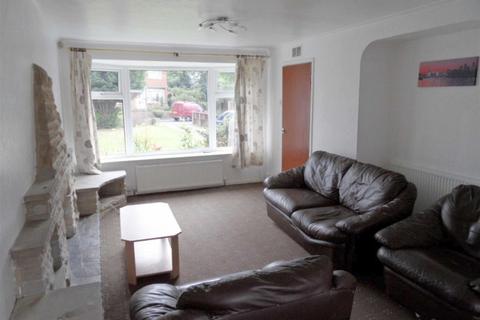 3 bedroom detached house to rent, Greenhill Chase, Wortley, Leeds