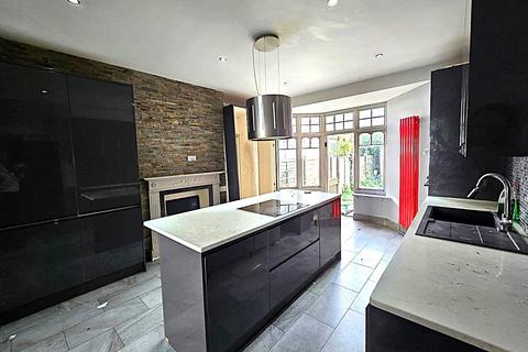2 Alba Gardens, London, NW11 9NR