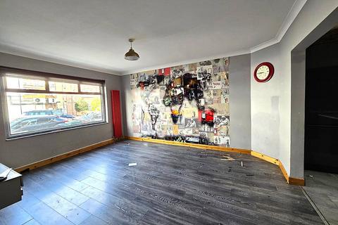 2 Alba Gardens, London, NW11 9NR