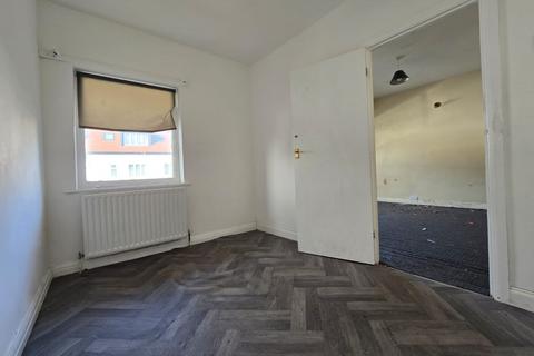 2 Alba Gardens, London, NW11 9NR