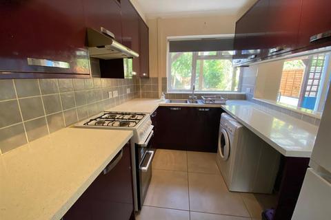 3 bedroom terraced house for sale, Becontree Avenue, Dagenham