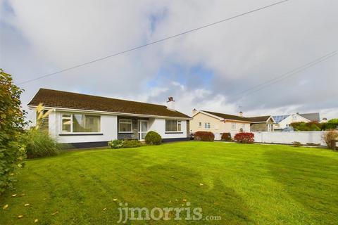 3 bedroom bungalow for sale, Clynderwen