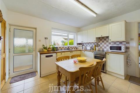 3 bedroom bungalow for sale, Clynderwen