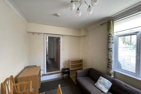 5 bedroom house to rent, Llanishen Street, Heath, Cardiff