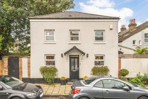 2 bedroom house for sale, Danbrook Road, London SW16