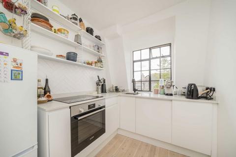 2 bedroom flat for sale, Streatham Hill, London SW2