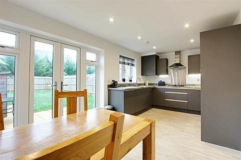 3 bedroom house for sale, Vaisey Close, Tring