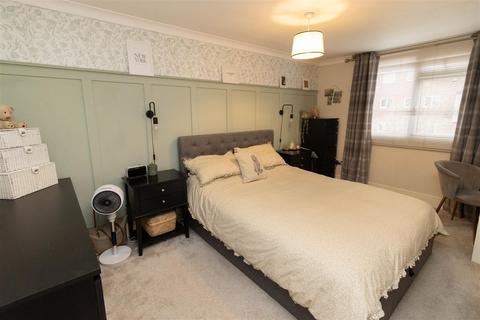 4 bedroom terraced house for sale, Camsey Place, Longbenton, Newcastle Upon Tyne