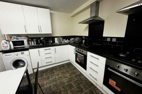 6 bedroom terraced house to rent, Peveril Street, Nottingham, Nottinghamshire, NG7