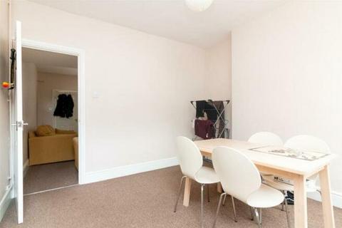 2 bedroom terraced house to rent, Warwick Street, Nottingham, Nottinghamshire, NG7