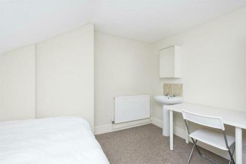 4 bedroom terraced house to rent, All Saints Terrace, Nottingham, Nottinghamshire, NG7