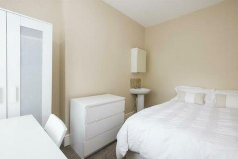 4 bedroom terraced house to rent, All Saints Terrace, Nottingham, Nottinghamshire, NG7