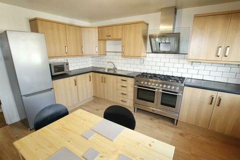 2 bedroom terraced house to rent, Lismore Close, Nottingham, Nottinghamshire, NG7