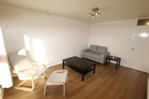 2 bedroom terraced house to rent, Lismore Close, Nottingham, Nottinghamshire, NG7
