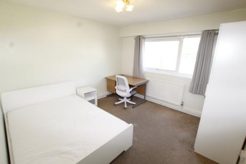 2 bedroom terraced house to rent, Lismore Close, Nottingham, Nottinghamshire, NG7