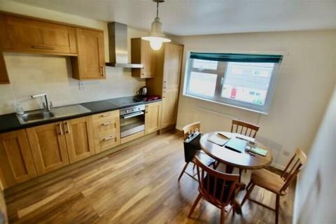 2 bedroom terraced house to rent, Cleveland Close, Nottingham, Nottinghamshire, NG7