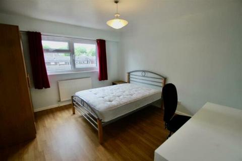 2 bedroom terraced house to rent, Cleveland Close, Nottingham, Nottinghamshire, NG7