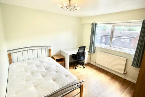 2 bedroom terraced house to rent, Lismore Close, Nottingham, Nottinghamshire, NG7